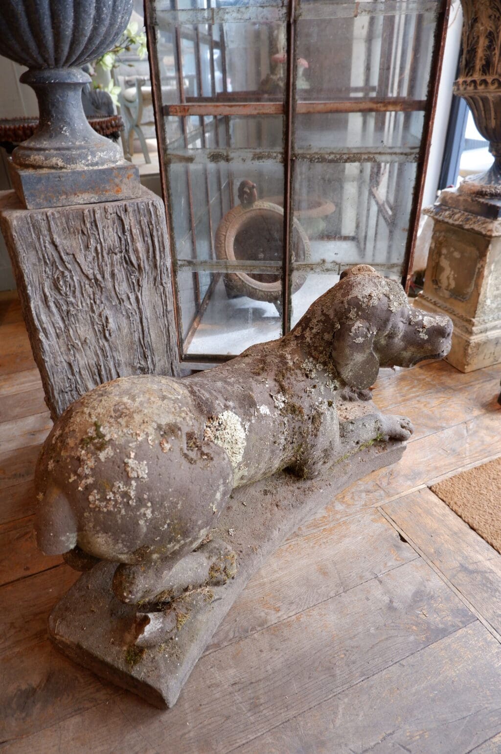 Chien en pierre sculptée- -fontaine- d'époque XVIIIe – Image 7