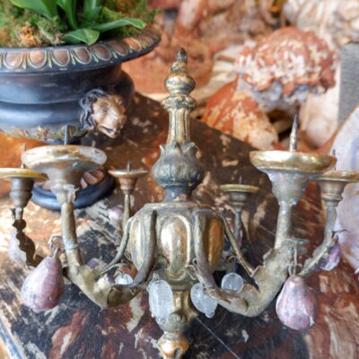 Petit lustre “bijou” baroque Italien XVIIIe – pendants en bois sculpté améthyste