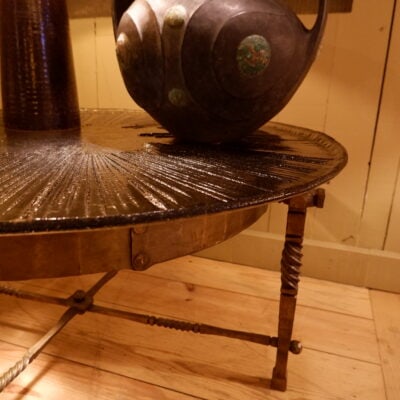 Table basse en bronze & plateau en verre fumé motif guilloché soleil ca.1960