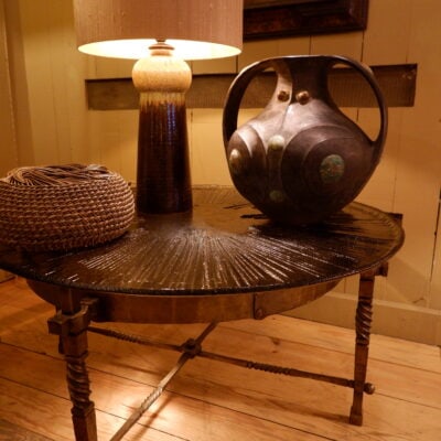 Table basse en bronze & plateau en verre fumé motif guilloché soleil ca.1960