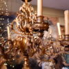 Grand lustre italien en bois sculpté à la feuille d'or fin XIXe – Image 9