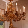 Grand lustre italien en bois sculpté à la feuille d'or fin XIXe – Image 4