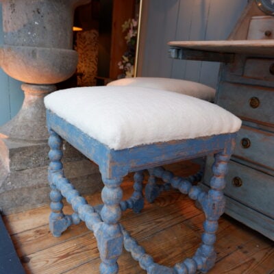 Pair of baroque stools in turned wood with blue patina - ca.1800