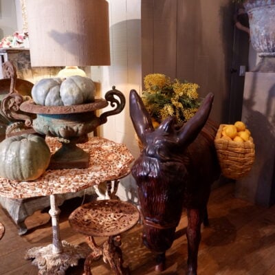 Pedestal table in cast iron, decorated with the 12 signs of the zodiac