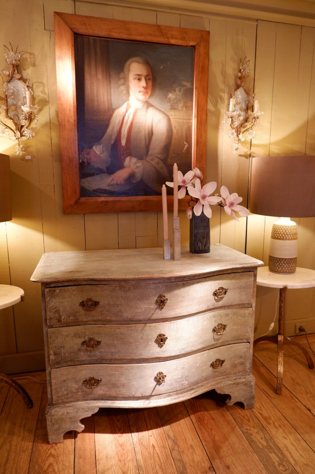 COMMODE GALBEE GUSTAVIENNE PATINE BLEU CIEL MILIEU DU XIXE