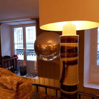 GRANDE LAMPE EN GRES PAR INGER PERSSON – DANEMARK CA.1960