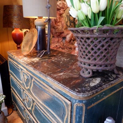 Chest of 3 drawers with green patina and red faux-marble painted top - France 18th century