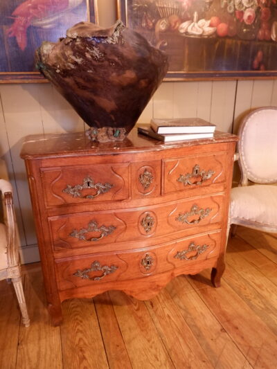 Small Regency chest of drawers with 4 drawers in natural wood and red marble top ca.1720