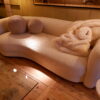 Canapé contemporain en tissu bouclette blanc cassée assise courbe – Image 10