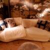 Canapé contemporain en tissu bouclette blanc cassée assise courbe – Image 2