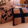COUSSINS EN CACHEMIRE TIE-DYE INDIGO – Image 4