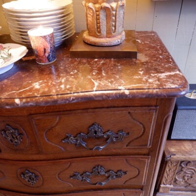Small Regency chest of drawers with 4 drawers in natural wood and red marble top ca.1720