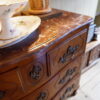 Petite commode régence 4 tiroirs en bois naturel et plateau en marbre rouge ca.1720 – Image 13