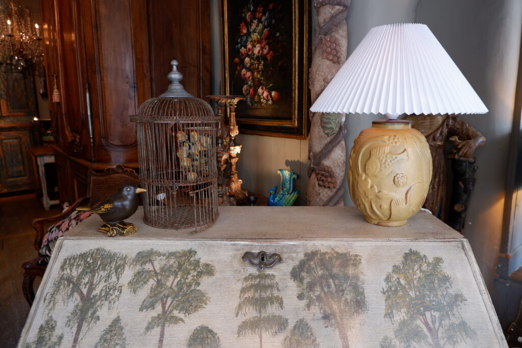 Une lampe email jaune décor Marin par Anna-Lisa Thomson pour Uppsala Ekeby – Image 3