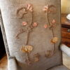 Fauteuil Louis XIII en noyer sculpté et velours marron orné d'une applique brodée sur le dossier – Image 7
