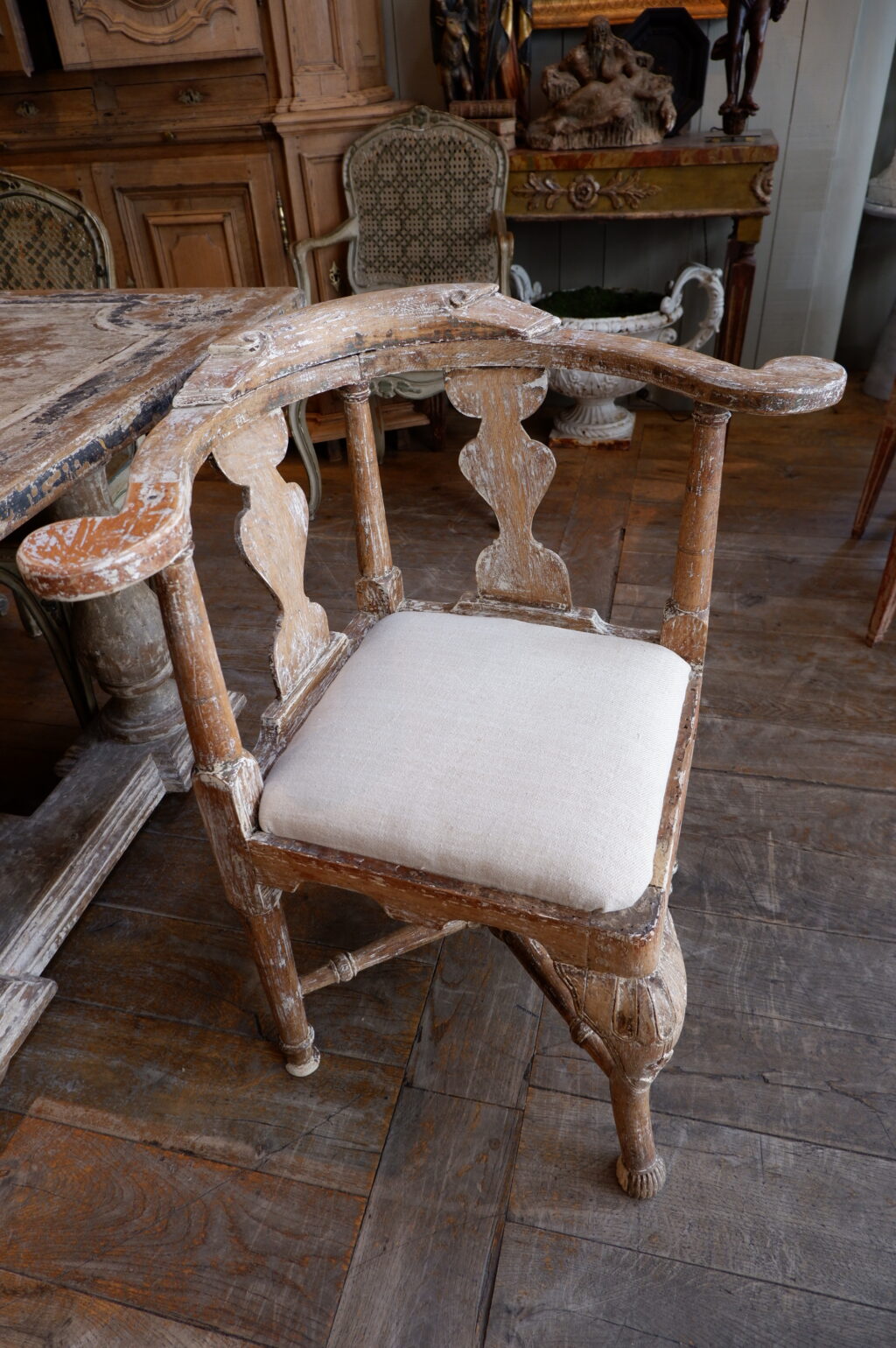 Fauteuil de bureau baroque Suédois, patine blanche ca.1800 – Image 6