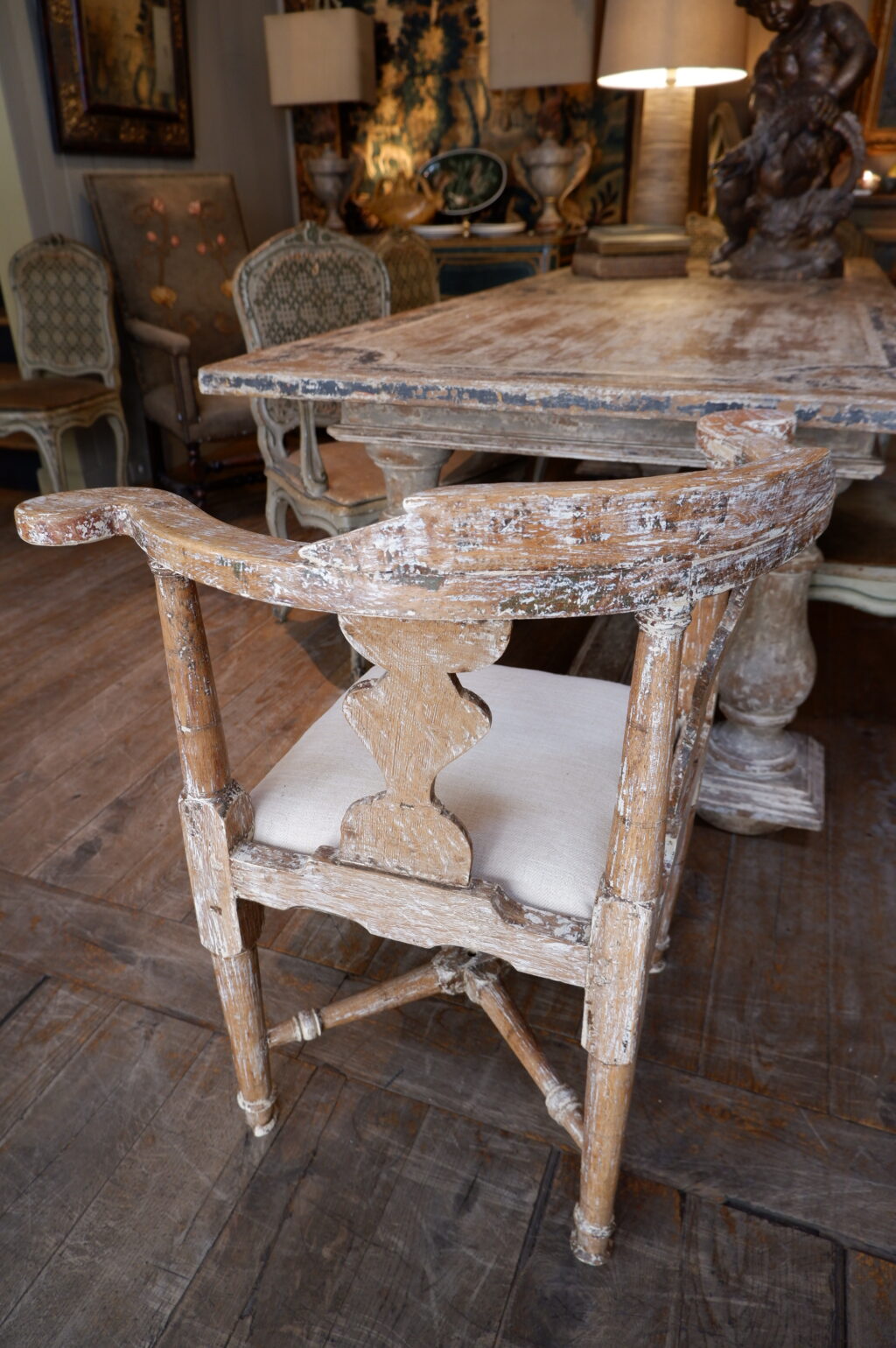 Fauteuil de bureau baroque Suédois, patine blanche ca.1800 – Image 5