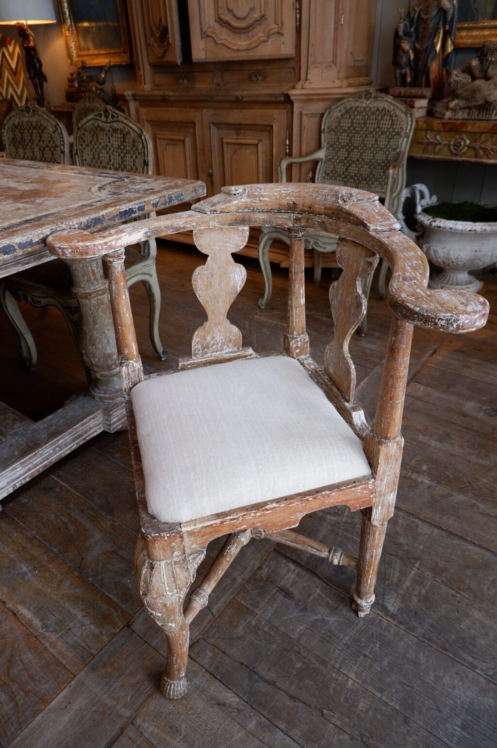 Fauteuil de bureau baroque Suédois, patine blanche ca.1800 – Image 2