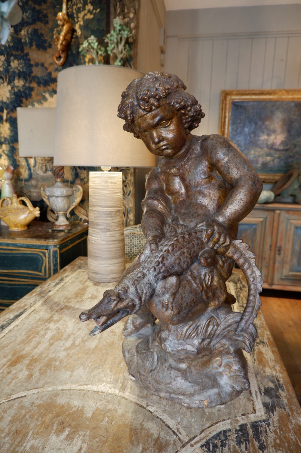 Milieu de fontaine en fonte patine bronze "putto et l'alligator " ca.1880