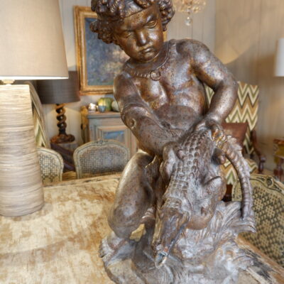 Milieu de fontaine en fonte patine bronze “putto et l’alligator ” ca.1880