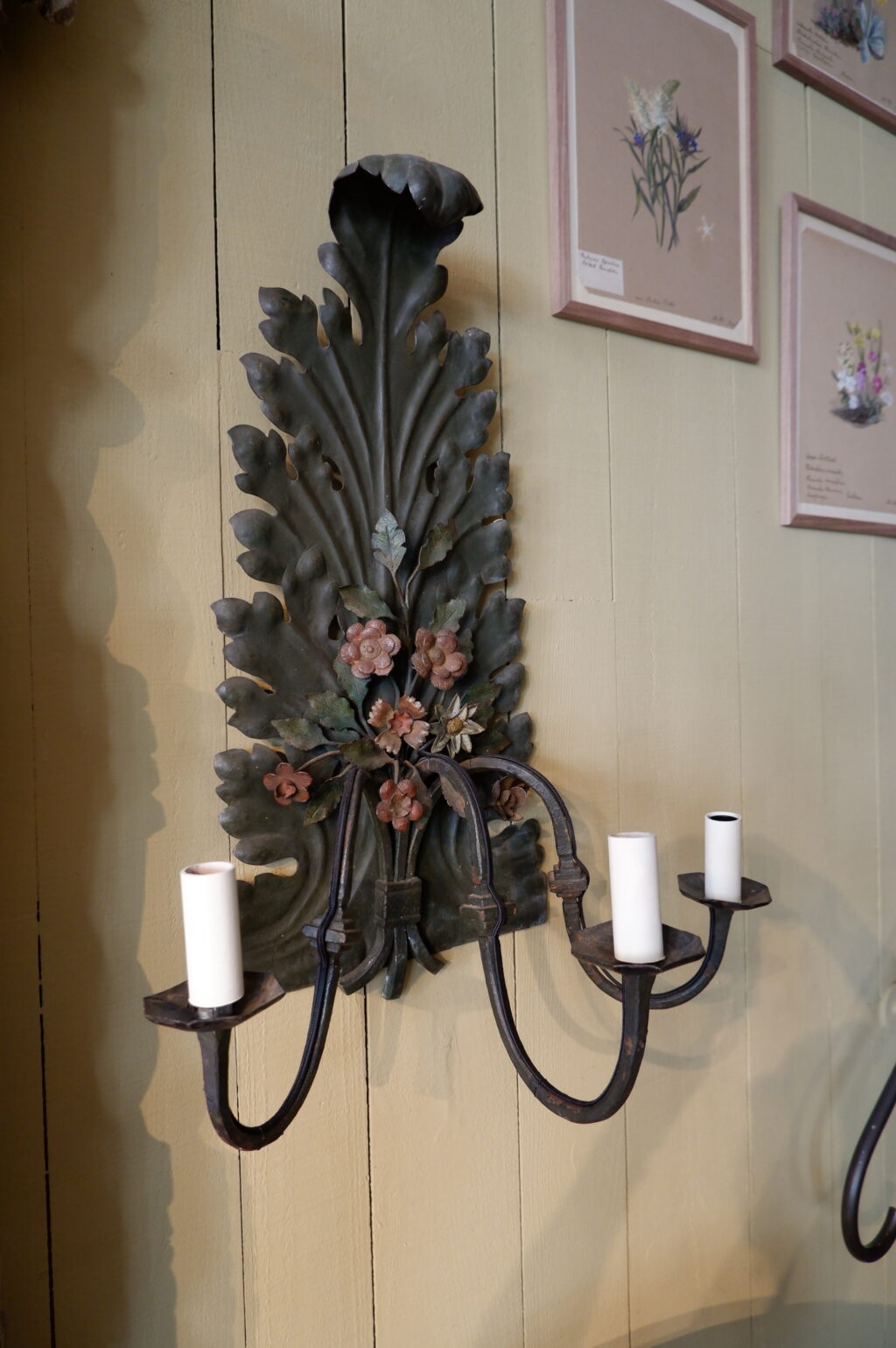 Pair of large 3-arm sconces in painted iron ca.1900 - Image 2