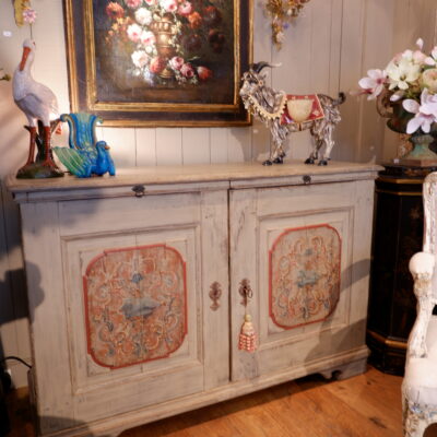 Buffet toscan en bois peint décor baroque ca.1890
