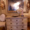 COMMODE GALBE EN BOIS PEINT BEIGE FIN XIXE