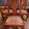 Suite de 6 chaises en noyer finement sculptées & assise paillée ca.1700 – Image 7