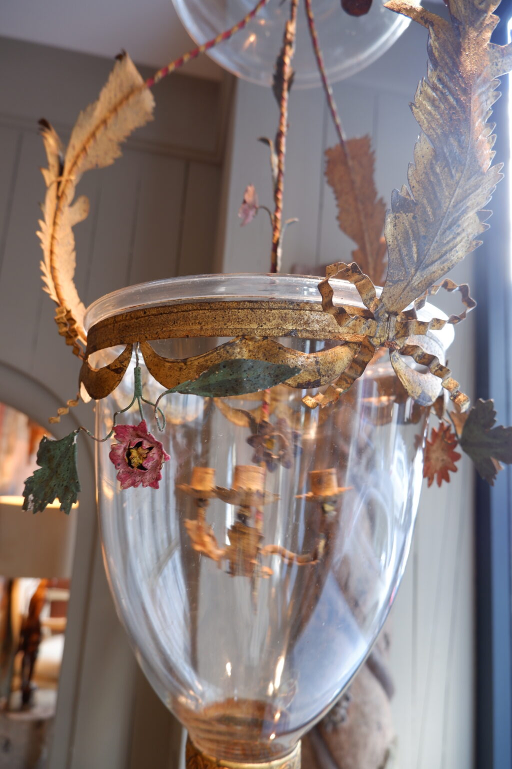 Elegant false pair of glass &amp; gilded bronze pendant lights Ca.1890 - Image 3