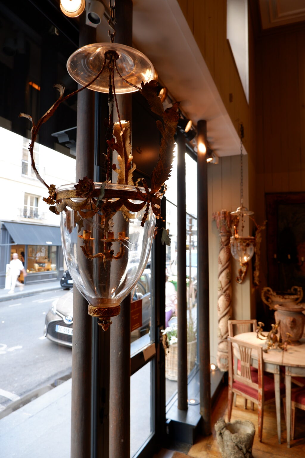 Elegant faux pair of glass &amp; gilt bronze pendant lights Ca.1890 - Image 14