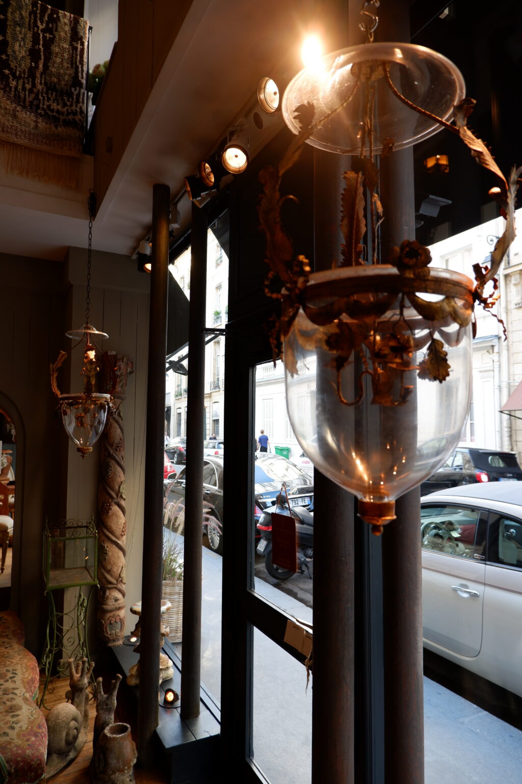 Elegant faux pair of glass &amp; gilt bronze pendant lights Ca.1890 - Image 11