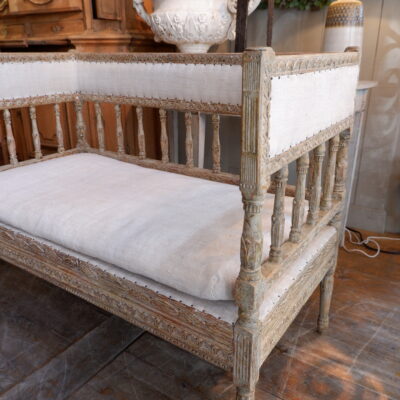Small Gustavian bench - 2 seats in carved wood, early 19th century