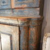 GRAND BUFFET BAROQUE SUEDOIS AVEC HORLOGE PATINE BLEUE CA.1790 – Image 12