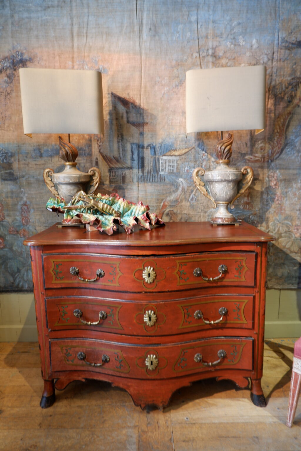 Oak Regency chest of drawers painted oxblood red and clog feet, France - southwest ca.1720 - Image 2