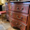 Commode Régence en chêne peint rouge sang de boeuf et pieds sabots, France - sud-ouest ca.1720 – Image 6
