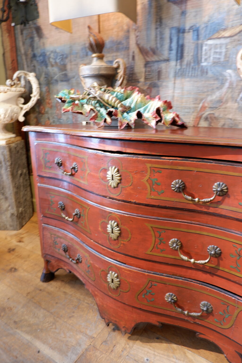 Oak Regency chest of drawers painted oxblood red and clog feet, France - southwest ca.1720 - Image 7
