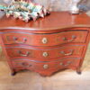Commode Régence en chêne peint rouge sang de boeuf et pieds sabots, France - sud-ouest ca.1720 – Image 8