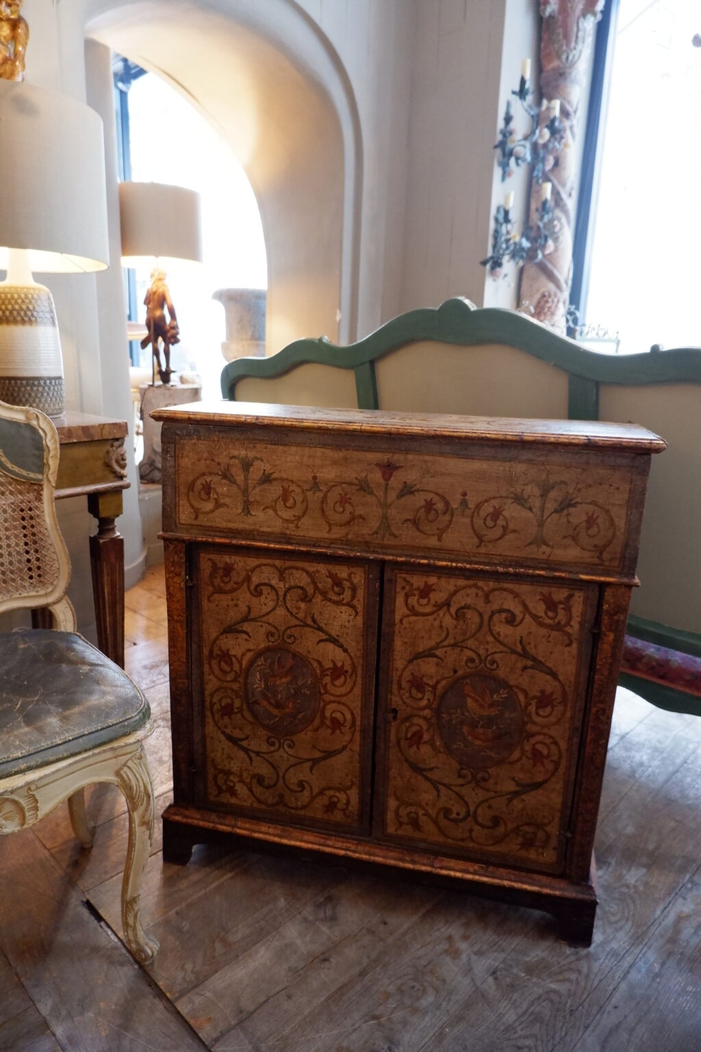 Petit meuble en bois peint "décor aux oiseaux" - Italie ca.1800 – Image 11
