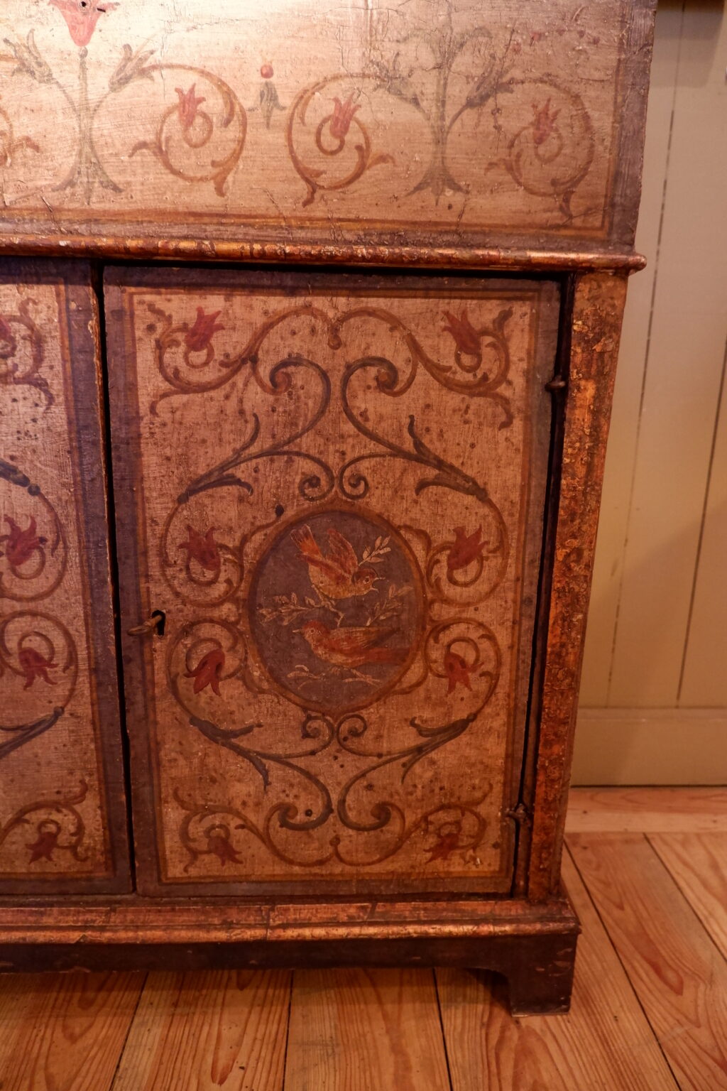 Petit meuble en bois peint "décor aux oiseaux" - Italie ca.1800 – Image 16