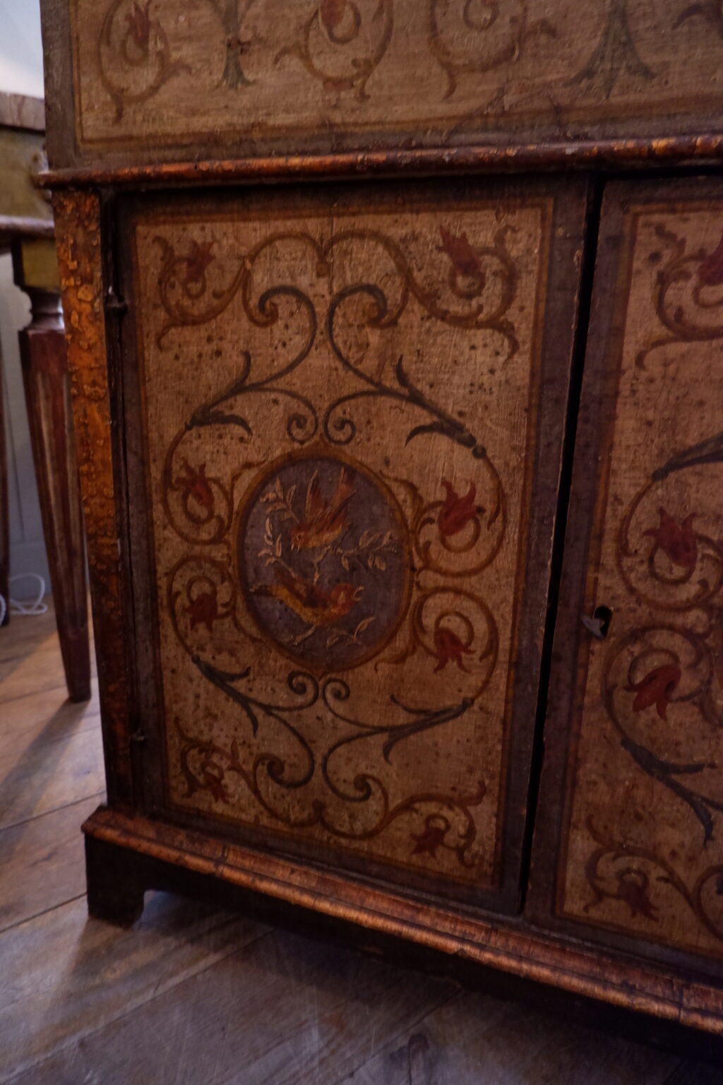 Petit meuble en bois peint "décor aux oiseaux" - Italie ca.1800 – Image 14