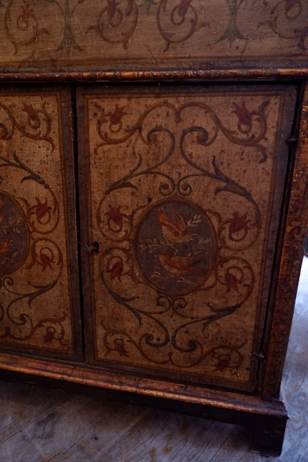 Petit meuble en bois peint "décor aux oiseaux" - Italie ca.1800 – Image 13