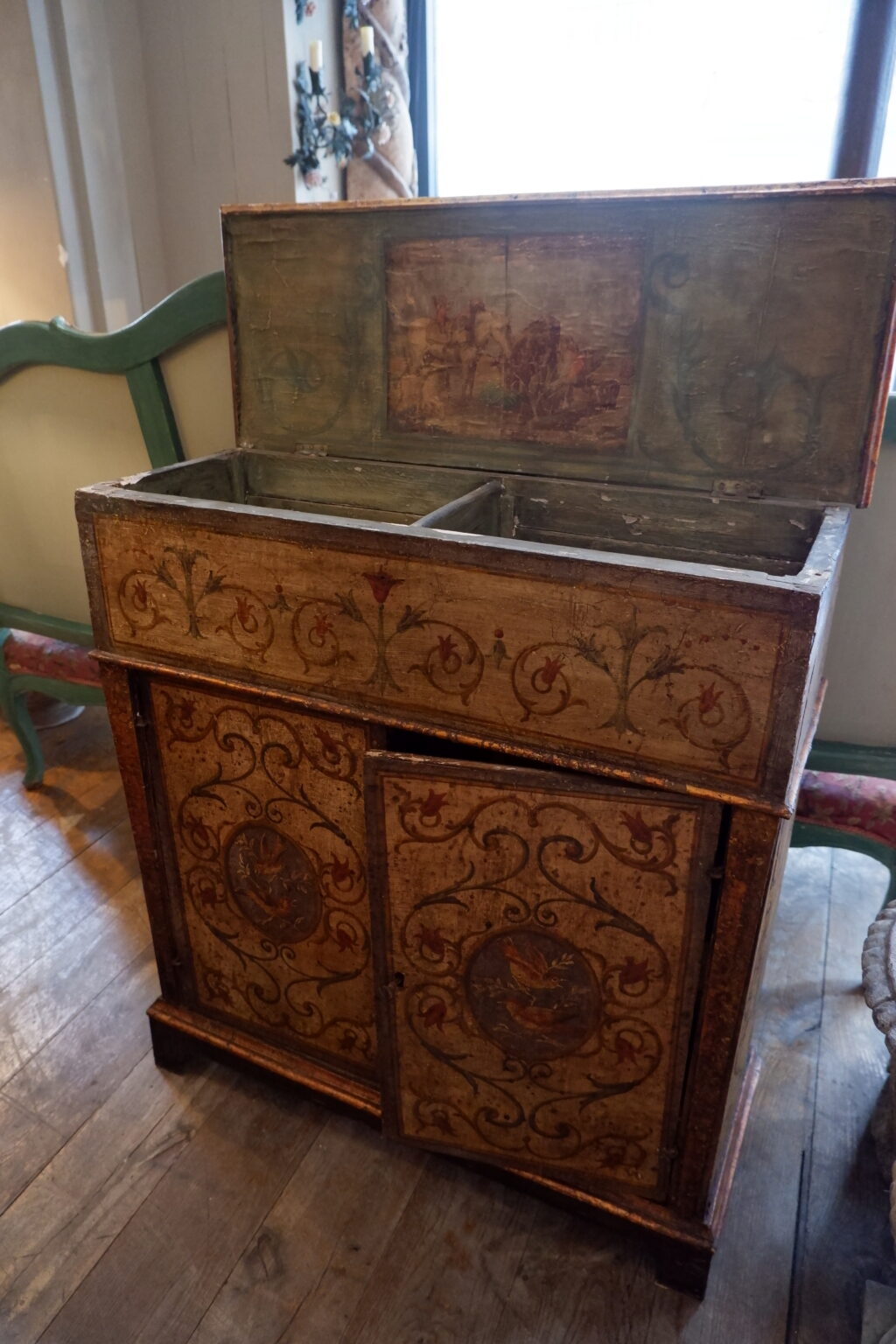 Petit meuble en bois peint "décor aux oiseaux" - Italie ca.1800 – Image 8