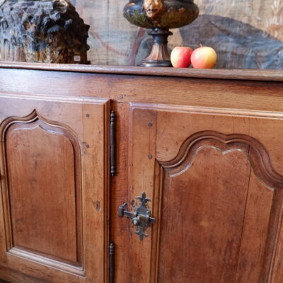 Enfilade en chêne ciré ouvrant sur 3 portes – fin XVIIIe