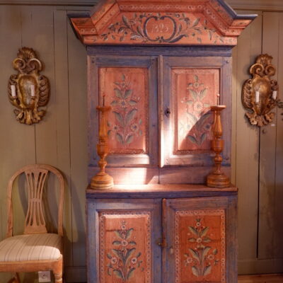 Buffet baroque Suédois en bois peint polychrome ca.1825