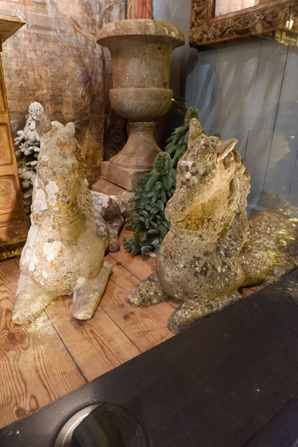 2 Paires de chevaux en pierre reconstituée & sculptée - fin XIXe