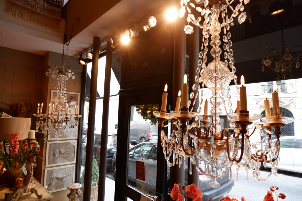 PAIRE DE GRANDS LUSTRES ITALIEN EN VERRE SOUFFLE ET CRISTAL MILIEU XIXE – Image 11