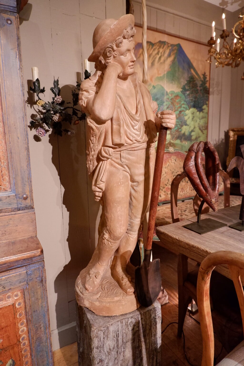 Terracotta statue of a gardener with his shovel - France late 19th century - Image 5
