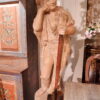 Statue d'un jardinier en terre cuite, avec sa pelle - France fin XIXe