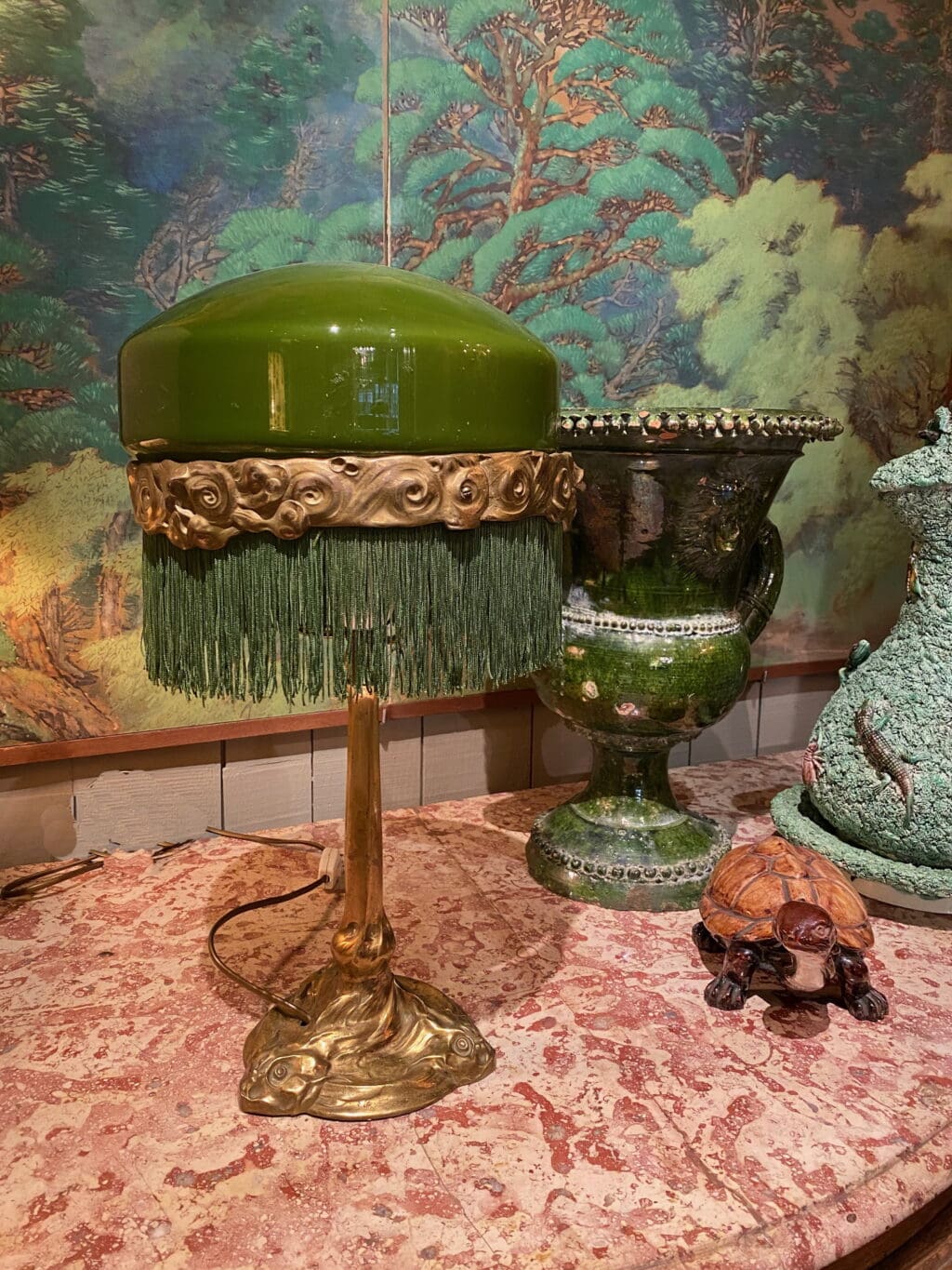 Table lamp with gilded bronze tritons and opaline glass - bladder green + fringe - Sweden ca.1910 - Image 8