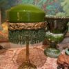 Lampe de table pied en bronze doré tritons et A/J e verre opalin -vert de vessie+frange - Suède ca.1910 – Image 6